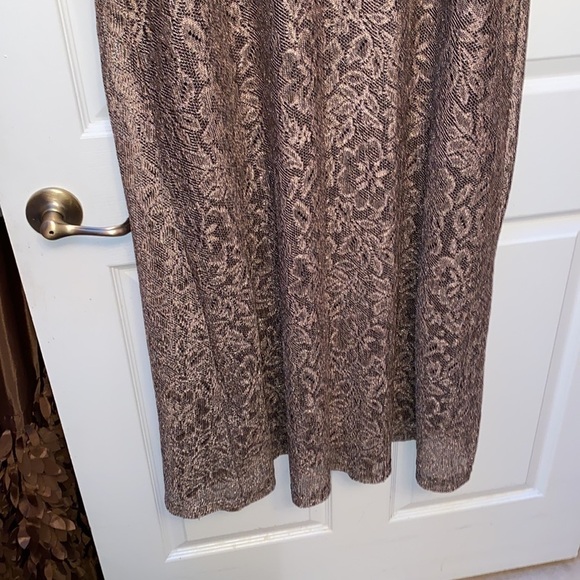 Jamie Nicole lined short sleeve plus size gold metallic dress size 18 - Picture 2 of 5